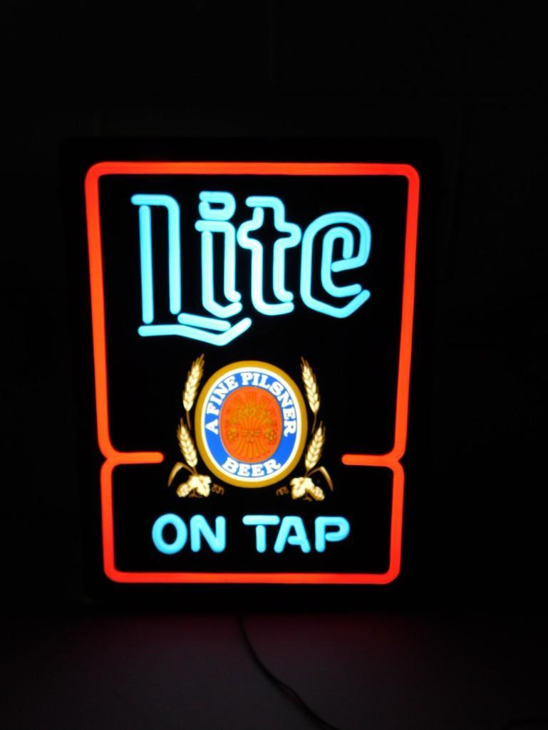 Miller Lite Lighted Beer Sign or Bar Light Works (1 of 6)