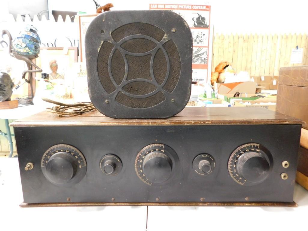 Vintage Radio with Speaker: Vintage Radio with Speaker Condition: untested, most likely needs repair, cord is frayed