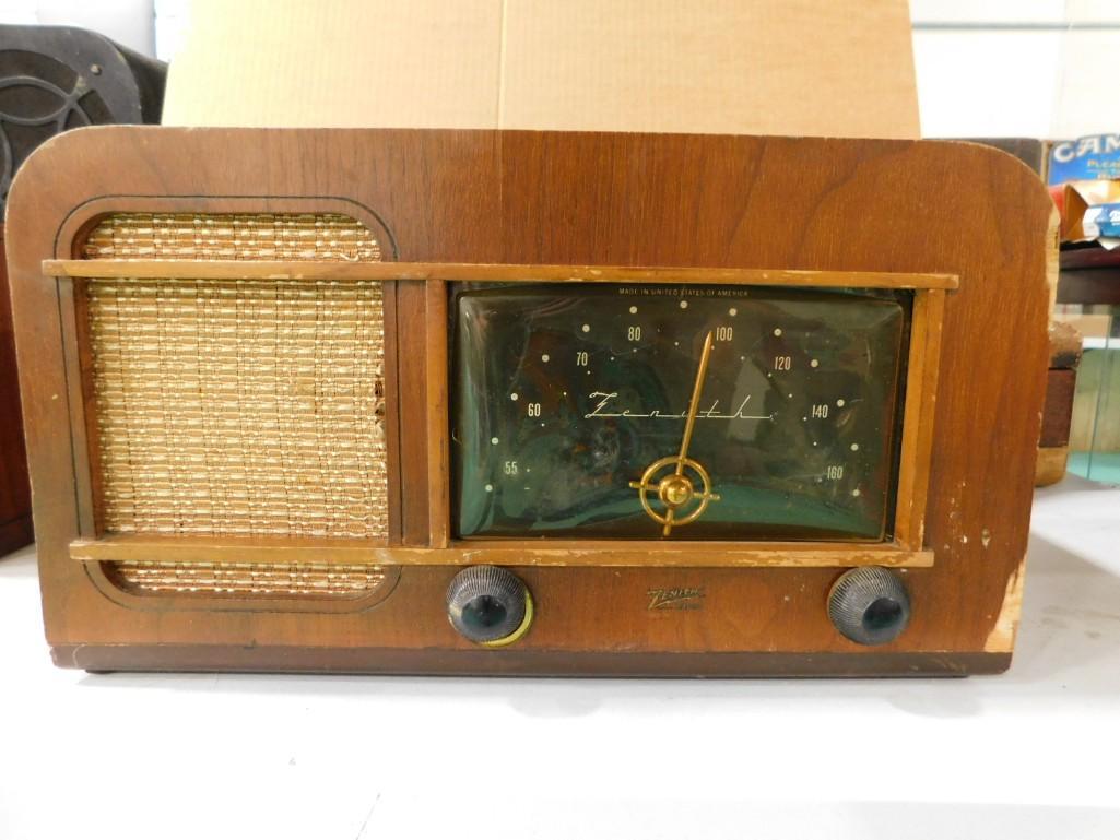 Antique Zenith Tube Radio: Antique Zenith Desktop Tube Radio Condition: No cord, needs repair, untested