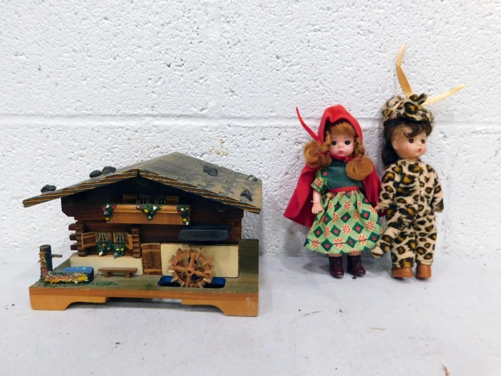 Vintage Music / Jewelry Box and 2 Small Dolls (1 of 6)