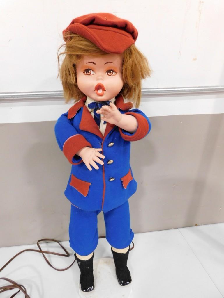 Vintage Animatronic Christmas Caroler (1 of 8)