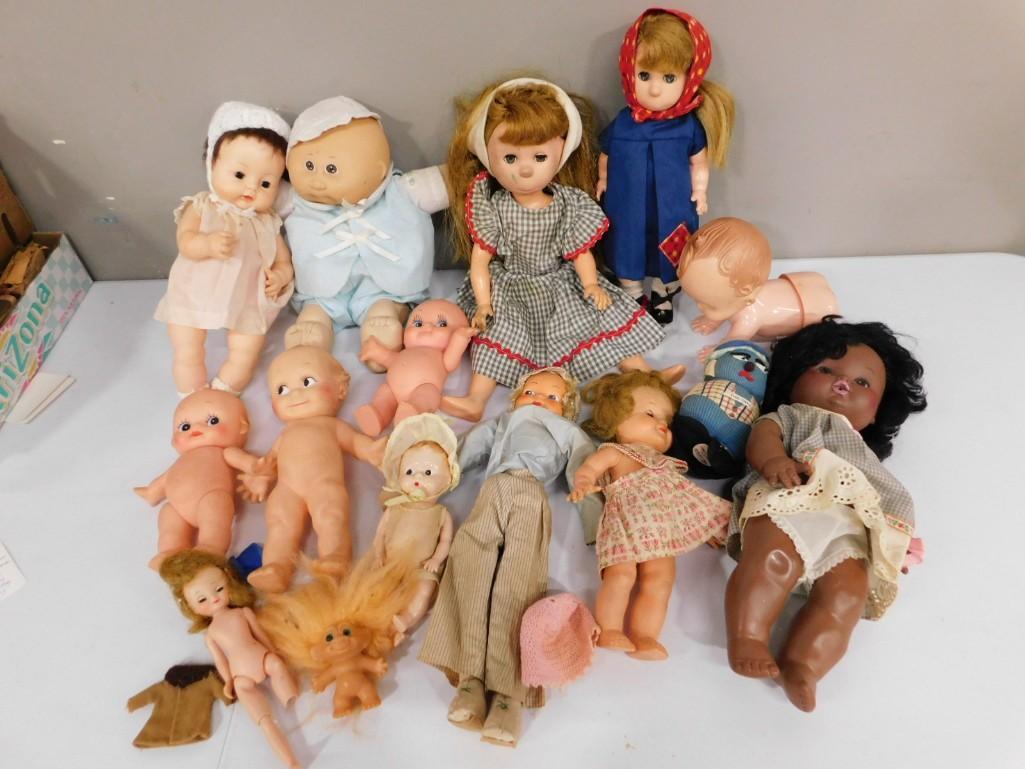 Doll Lot including Poor Pitiful Pearl, CPK Preemie, Cameo Kewpies, Horsman Effanbee, Broken Betsy: Doll Lot including Vintage Poor Pitiful Pearl, CPK Preemie, Cameo Kewpies, Horsman Effanbee, Broken Betsy McCall (Missing Lower Leg), etc.