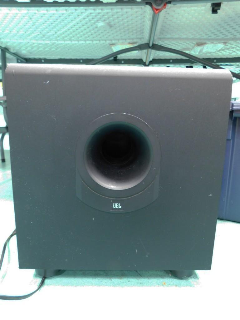 JBL Sub 160 Powered Subwoofer (1 of 4)