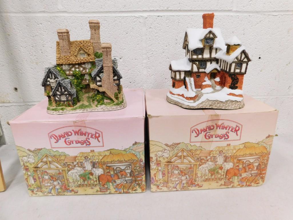 2 David Winter Cottages incl Hertford Court and 1987 Ebenezer Scrogge's Counting House (1 of 6)