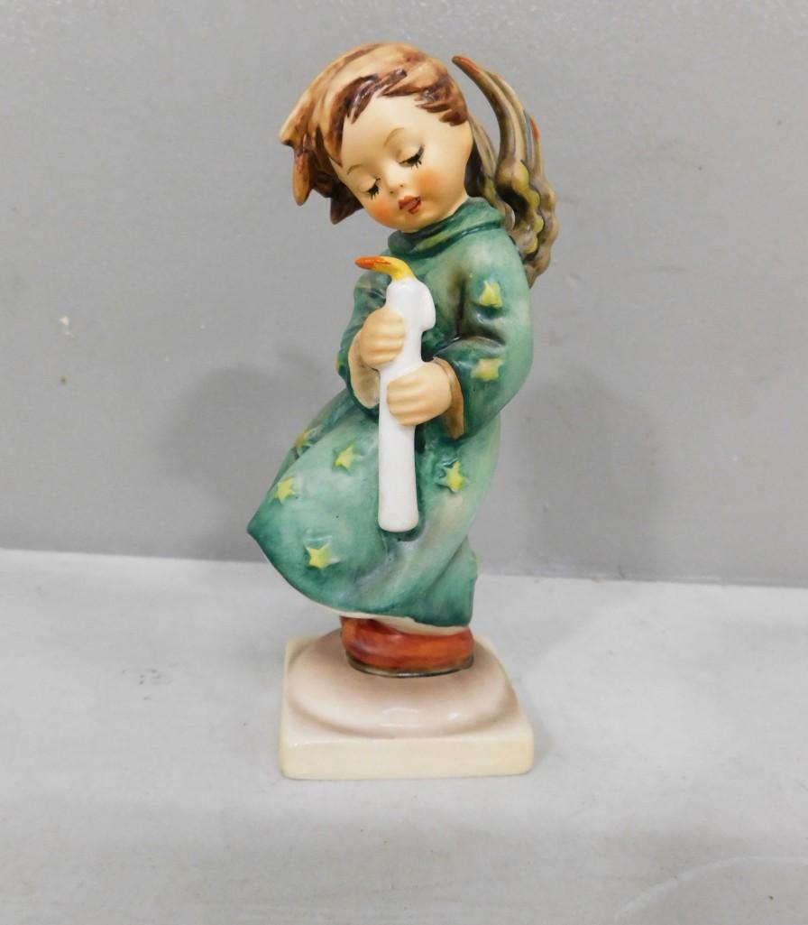 Goebel Hummel Heavenly Angel Figurine TMK 5 #21/01.2  5,75" Tall (1 of 5)