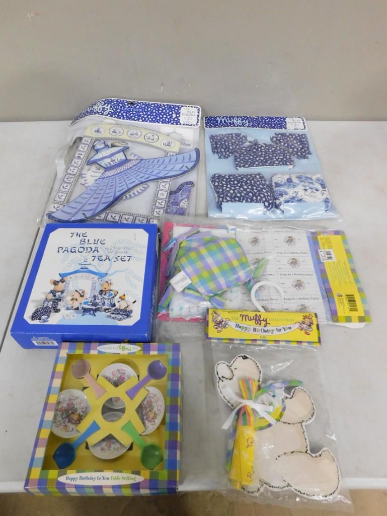 Muffy VanderBear Lot incl The Blue Pagoda Tea Set, Happy Birthday to You Table Setting, etc (1 of 8)