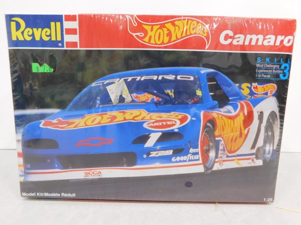 Sealed Revell Hot Wheels Camaro Model Car Kit 1:25 Scale: Sealed Revell Hot Wheels Camaro Model Car Kit 1:25 Scale