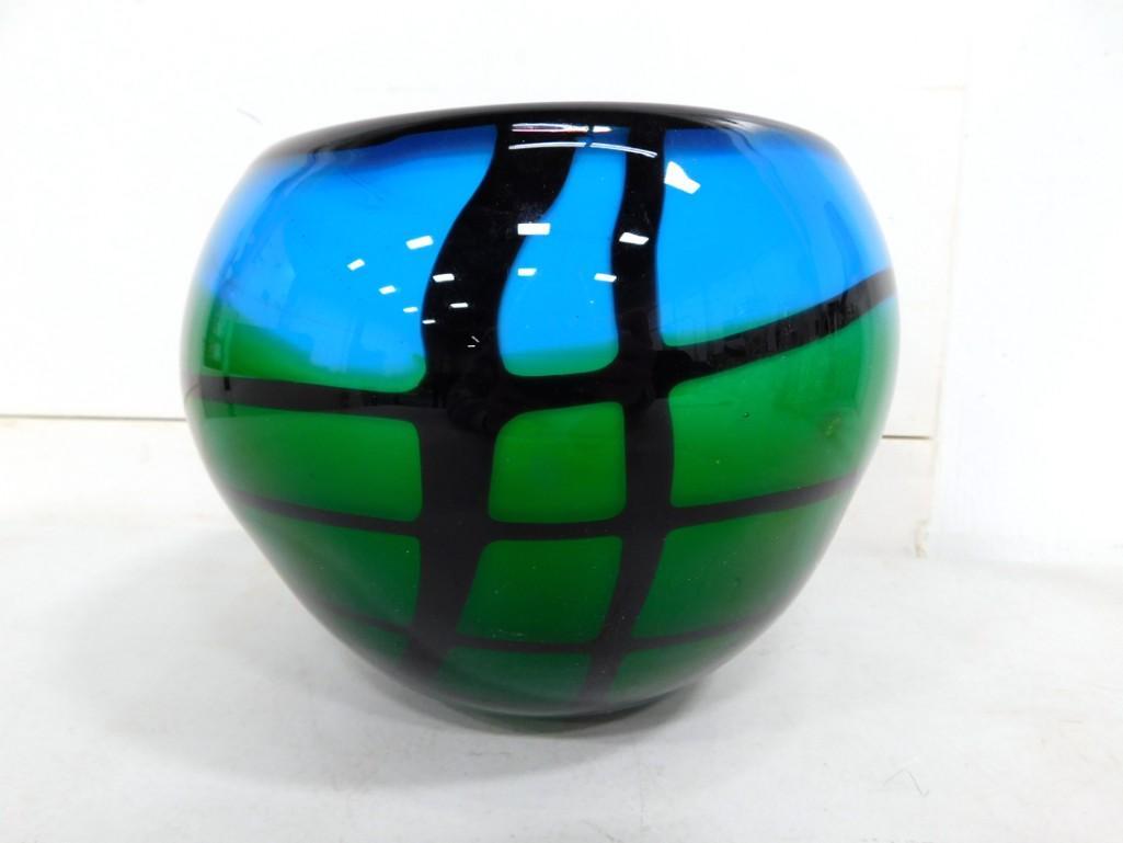Dale Tiffany Art Glass Vase Made of Hand Blown Glass: Dale Tiffany Art Glass Vase Made of Hand Blown Glass