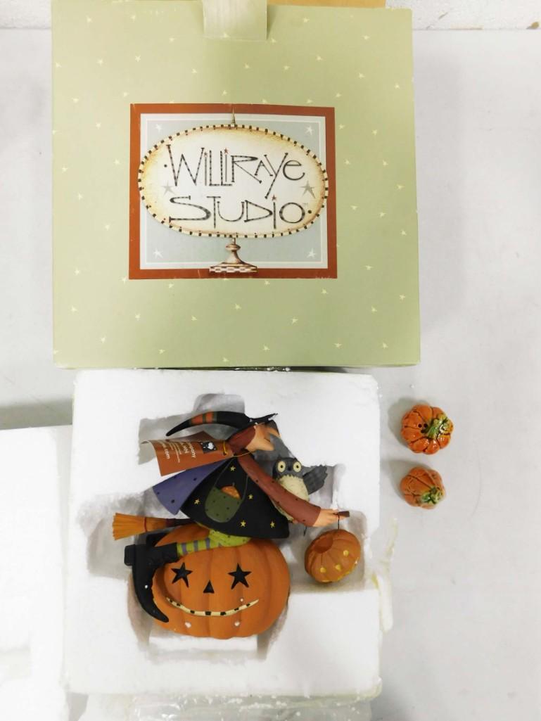 Williraye Studio Witch Figure Halloween Decoration and Ceramic Pumpkin Salt and Pepper Shakers (1 of 4)