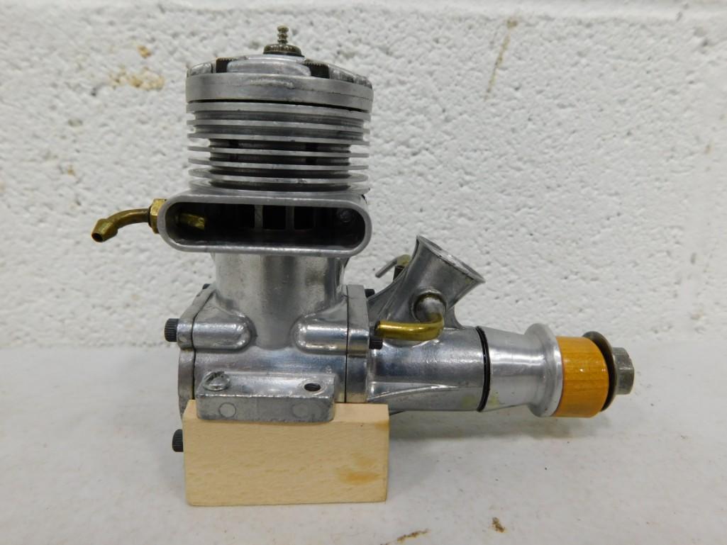 Engine for Remote Control Airplanes - K+B .35 (1 of 4)