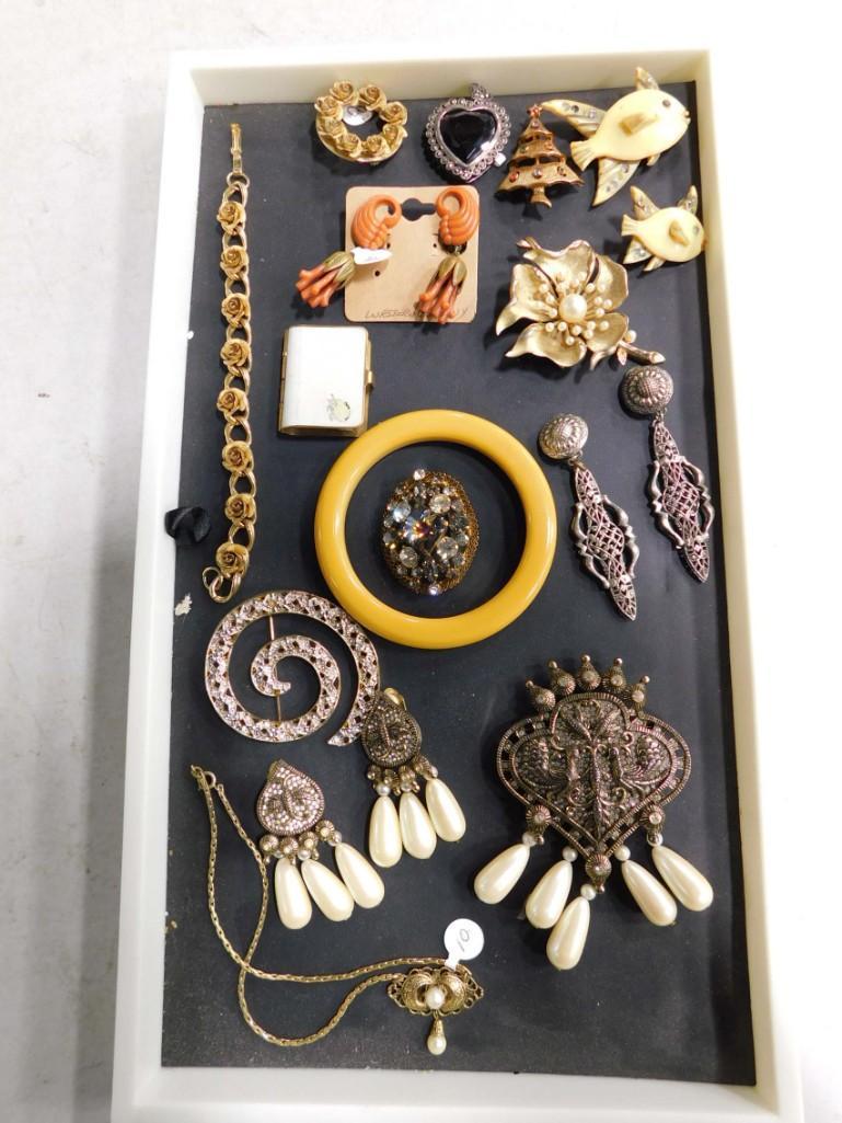 Lot of Vintage Older Estate Costume Jewelry: Lot of Vintage Older Estate Costume Jewelry including a rhinstone broach, Dauplaise, Trifari Tray is not included. We will bag these for you.