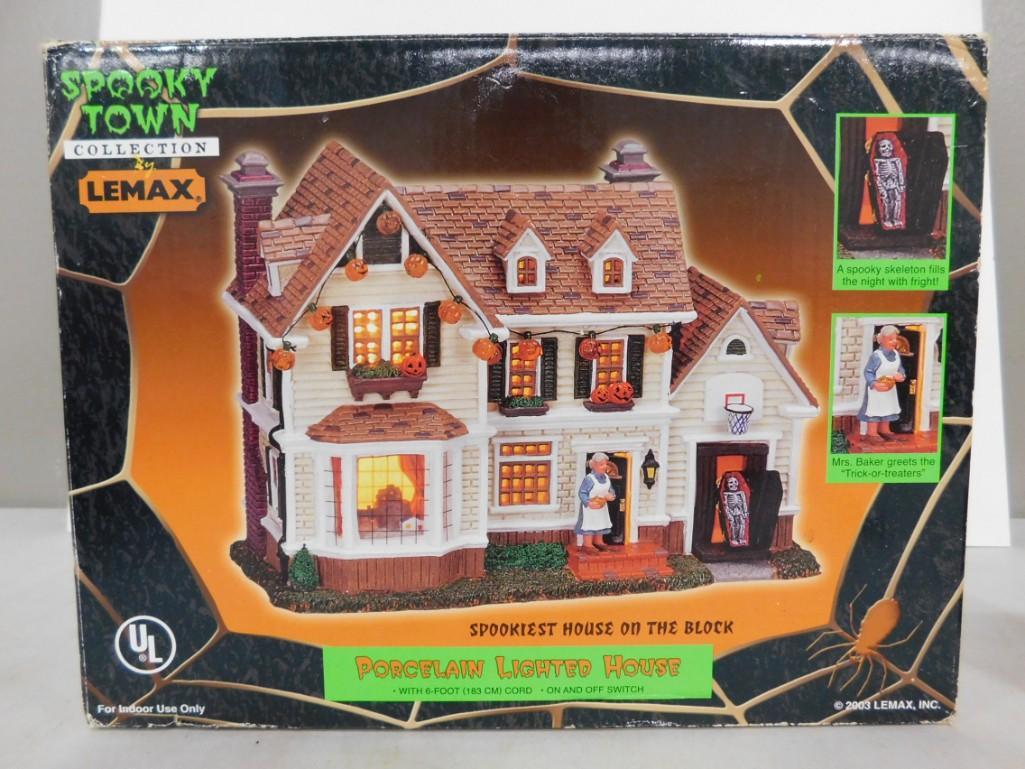 Lemax Spooky Town Spookiest House on the Block Halloween Village Porcelain Lighted House in Original (1 of 5)