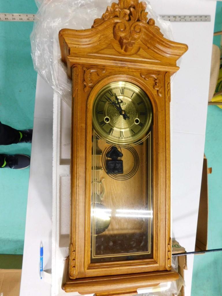 The Stuttgart Clock Oak Wall Clock New in Open Box (1 of 10)