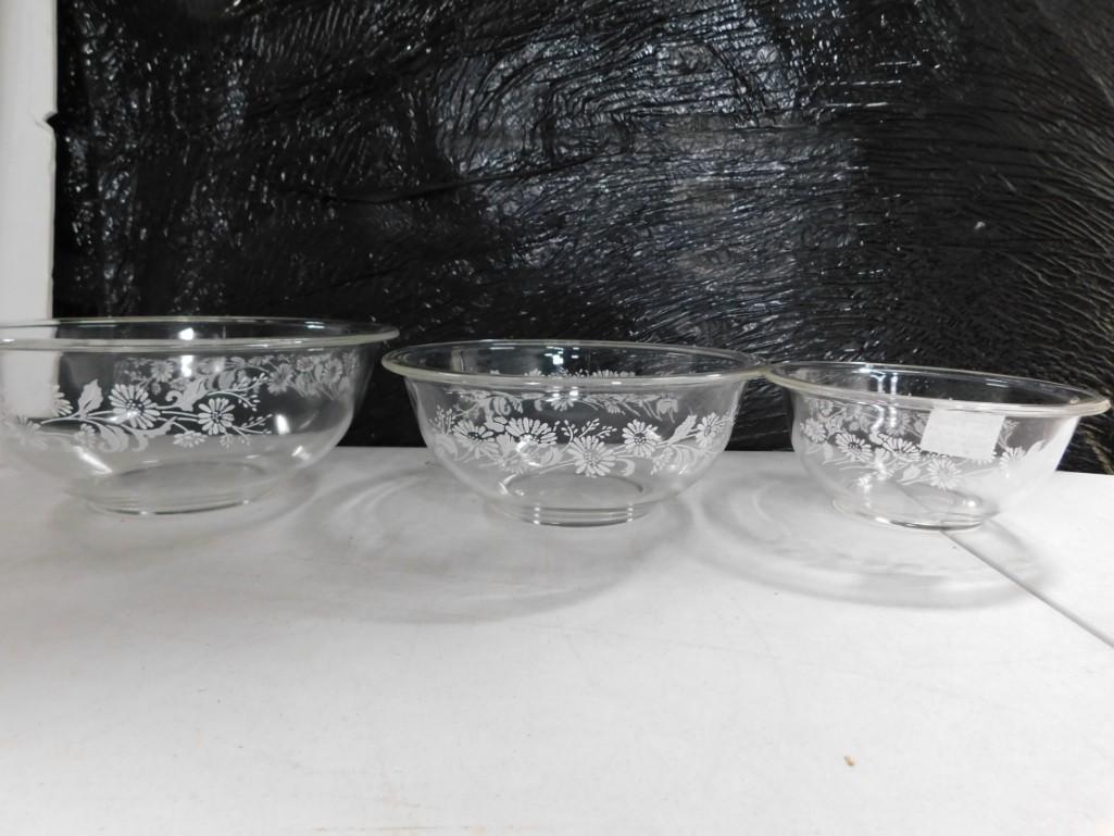 3 Vintage Pyrex Bowls Colonial Mist # 322, 323, 325 (1 of 4)