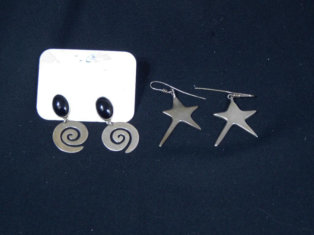 2 Pair Richard Lindsay Sterling Earrings-Star Shaped & Black Stone w/Swirls: 2 Pair Richard Lindsay Sterling Earrings-Star Shaped & Black Stone w/Swirls - - PLEASE NOTE: any props, stands, displays, trays, and/or quarters shown in the pictures are not included with the ite