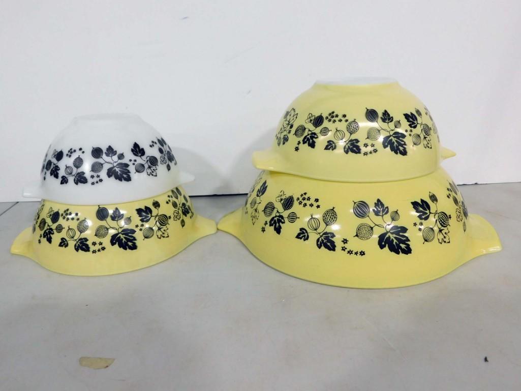 4 Vintage Pyrex Gooseberry Pattern Bowls: 4 Vintage Pyrex Gooseberry Pattern Bowls