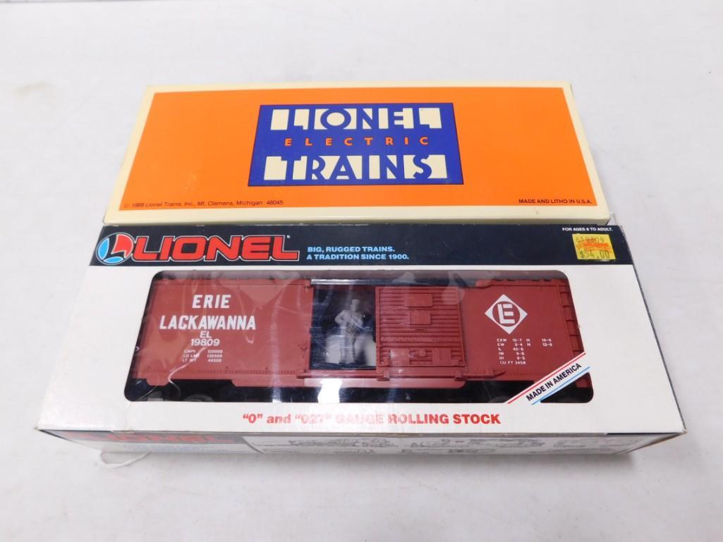 Lot of 2 Lionel Trains in original boxes including Erie Lackawanna EL 19809: Lot of 2 Lionel Trains in original boxes including Erie Lackawanna EL 19809 and Erie 19255
