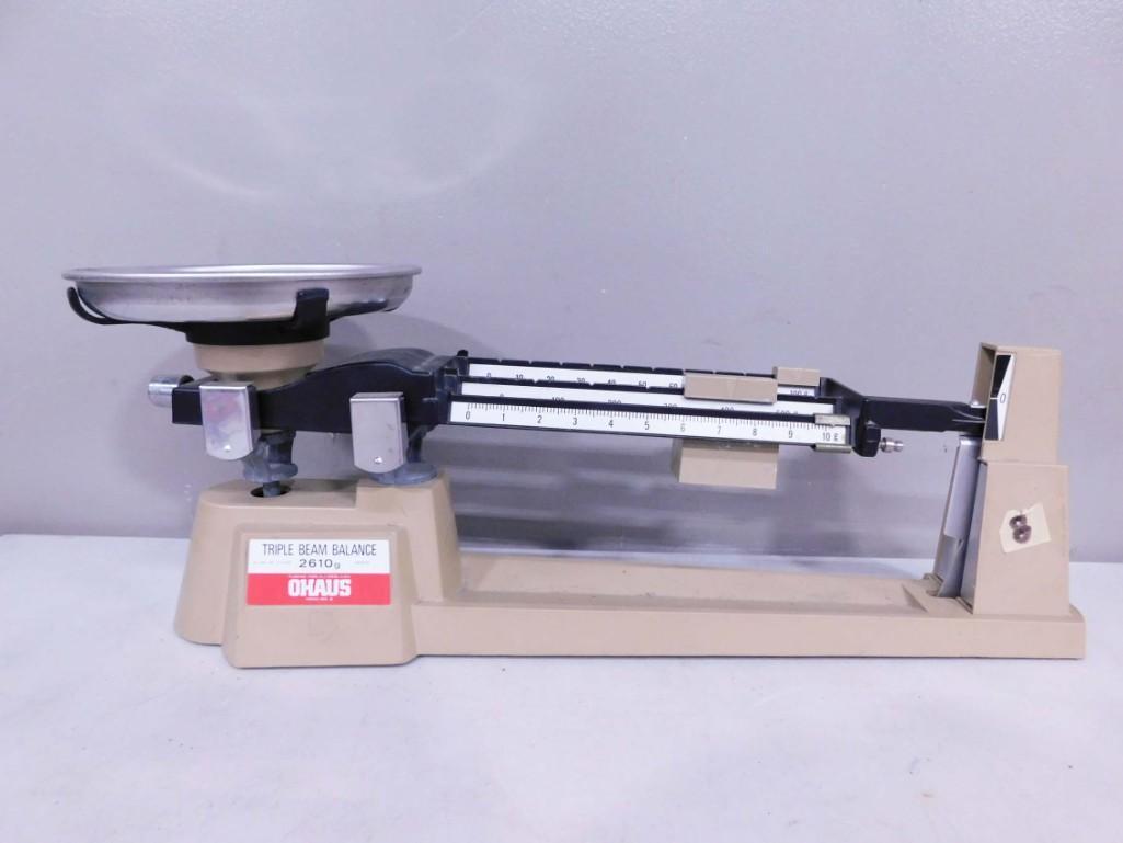 Ohaus Triple Beam Balance Scale 2610g Capacity (1 of 6)