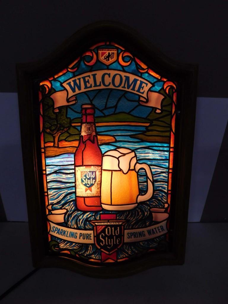 Heileman's Old Style Lighted Beer Sign Works (1 of 6)