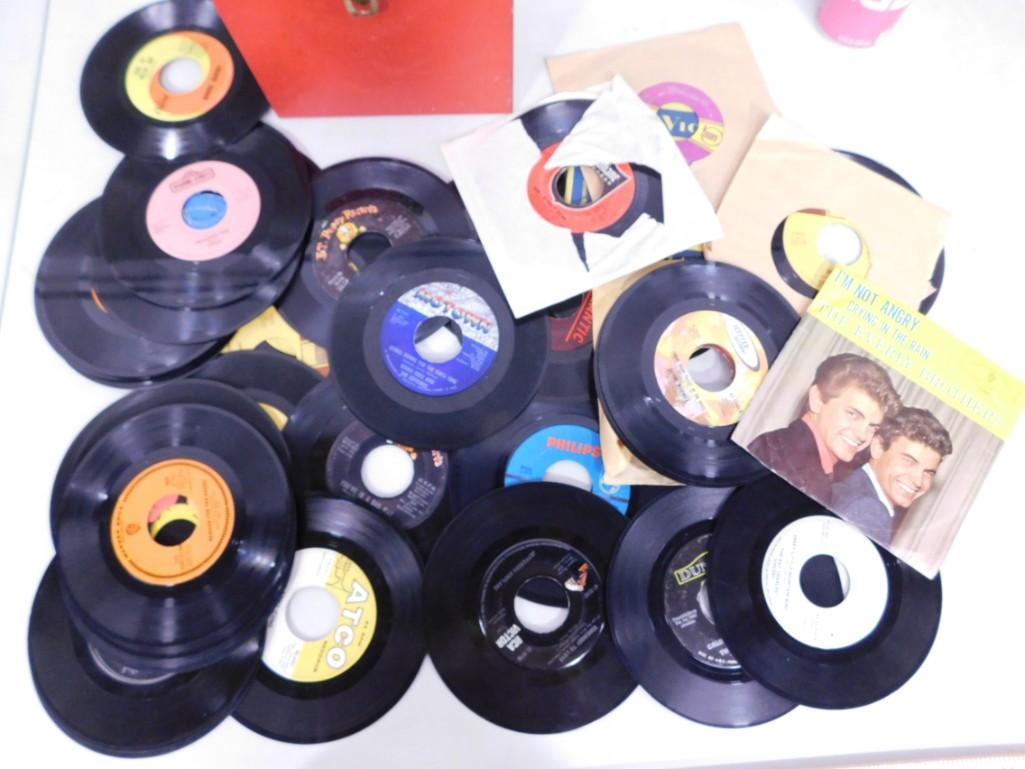 Large Lot of Vinyl 45 Records: Large Lot of Vinyl 45 Records - Motown, Diana Ross, Dionne Warwick, Everly Brothers, Jefferson Airplane, Ray Charles, Sesame Street, Mama's and the Papa's, Simon and Garfunkel, Temptations, et
