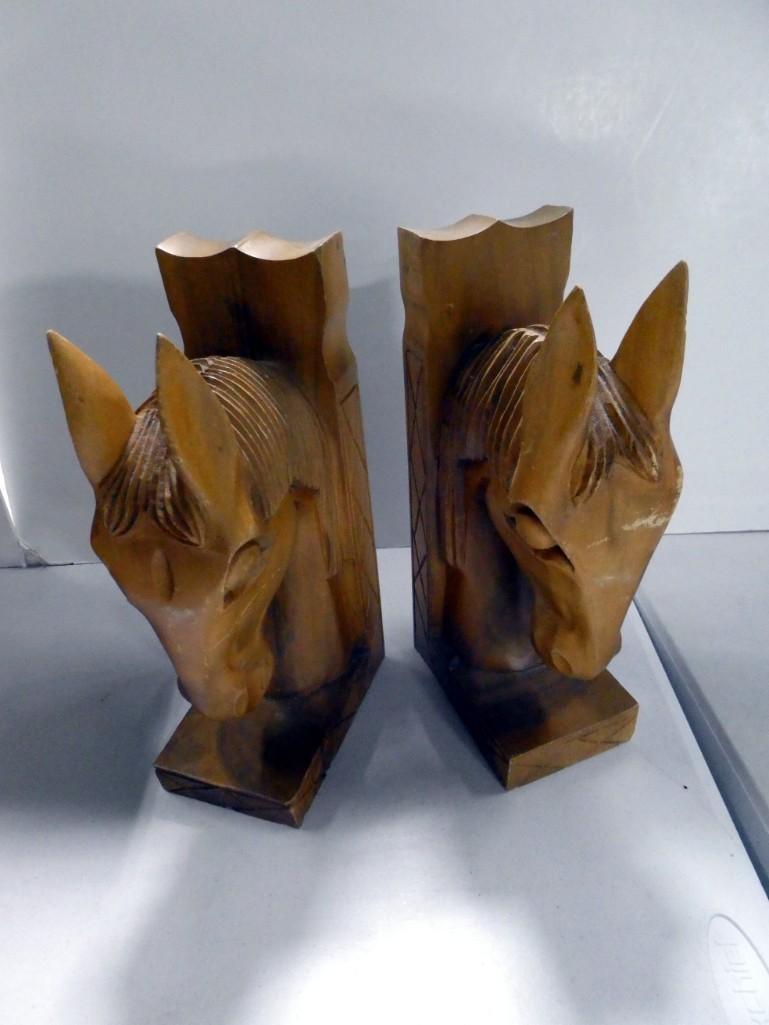 Pair of Wooden Horse Bookends: Pair of Wooden Horse Bookends