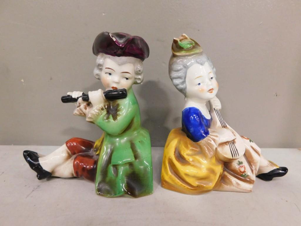 1935-1949 Goebel Bookends with Full Bee Mark Colonial Boy and Girl: 1935-1949 Goebel Bookends with Full Bee Mark Colonial Boy and Girl Musicians Condition: some small chips and paint loss, especially to the boy's hat