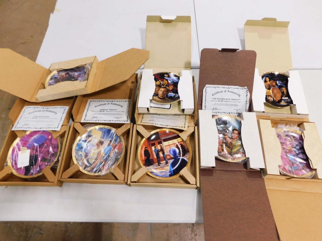 8 StarTrek Collector Plates (1 of 10)