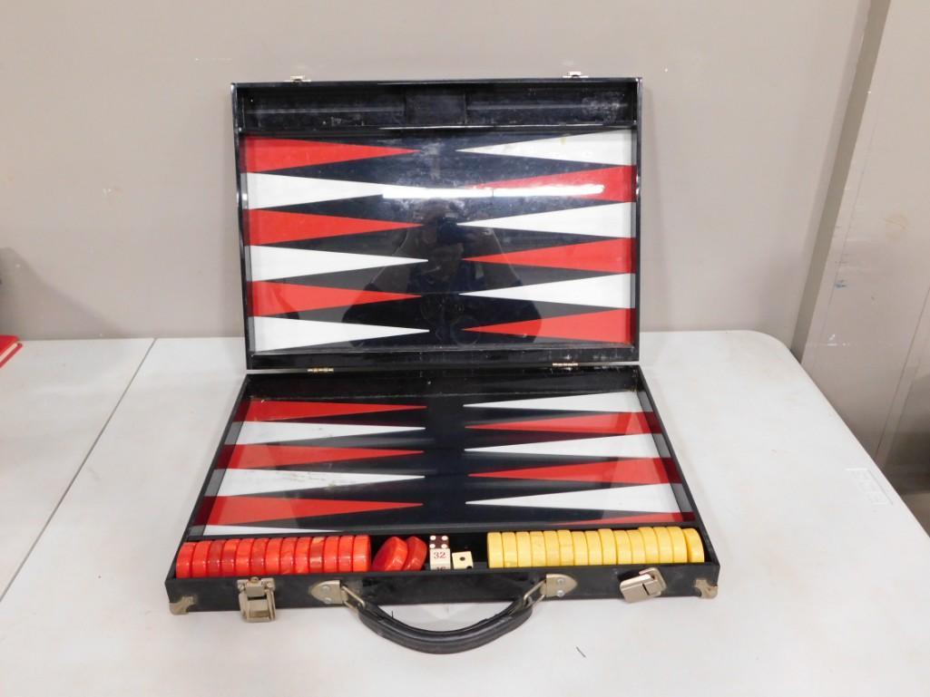 Nice Backgammon set with built in case (1 of 9)