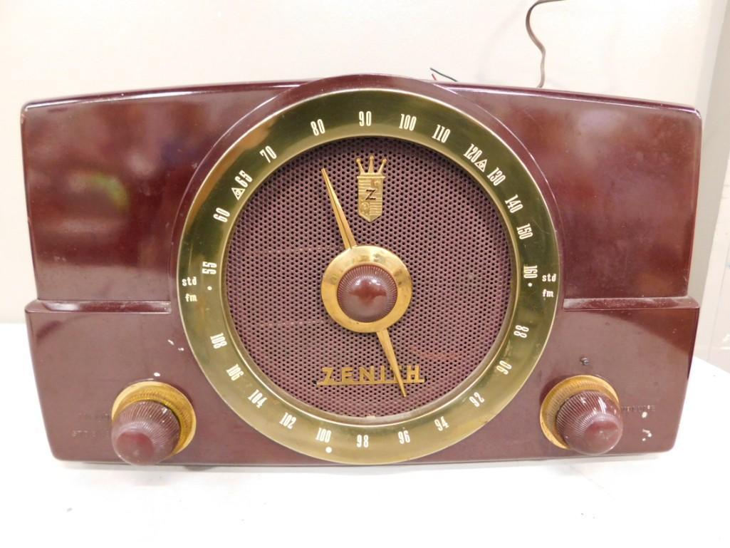 Vintage Zenith Tube Radio Model K725 (1 of 5)