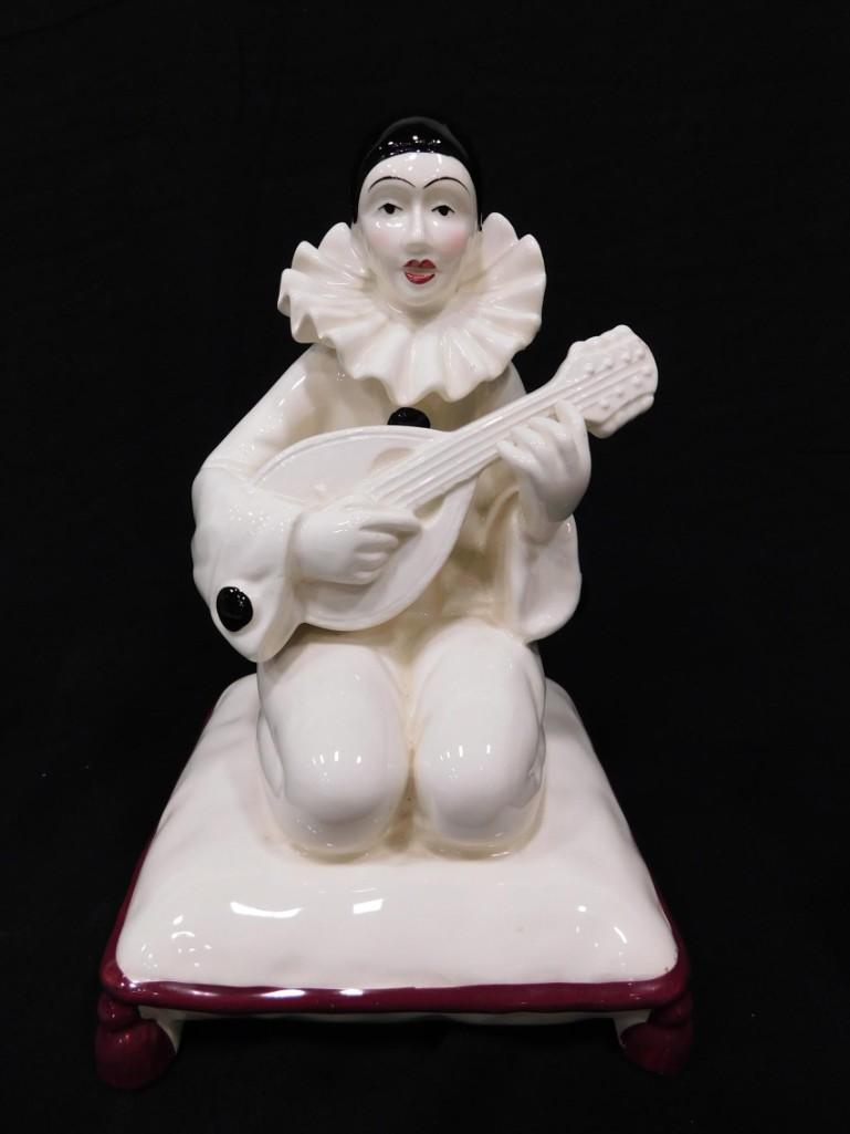 Taste Setter by Sigma Pierrot Music Box Figurine: Taste Setter by Sigma Pierrot Music Box Figurine