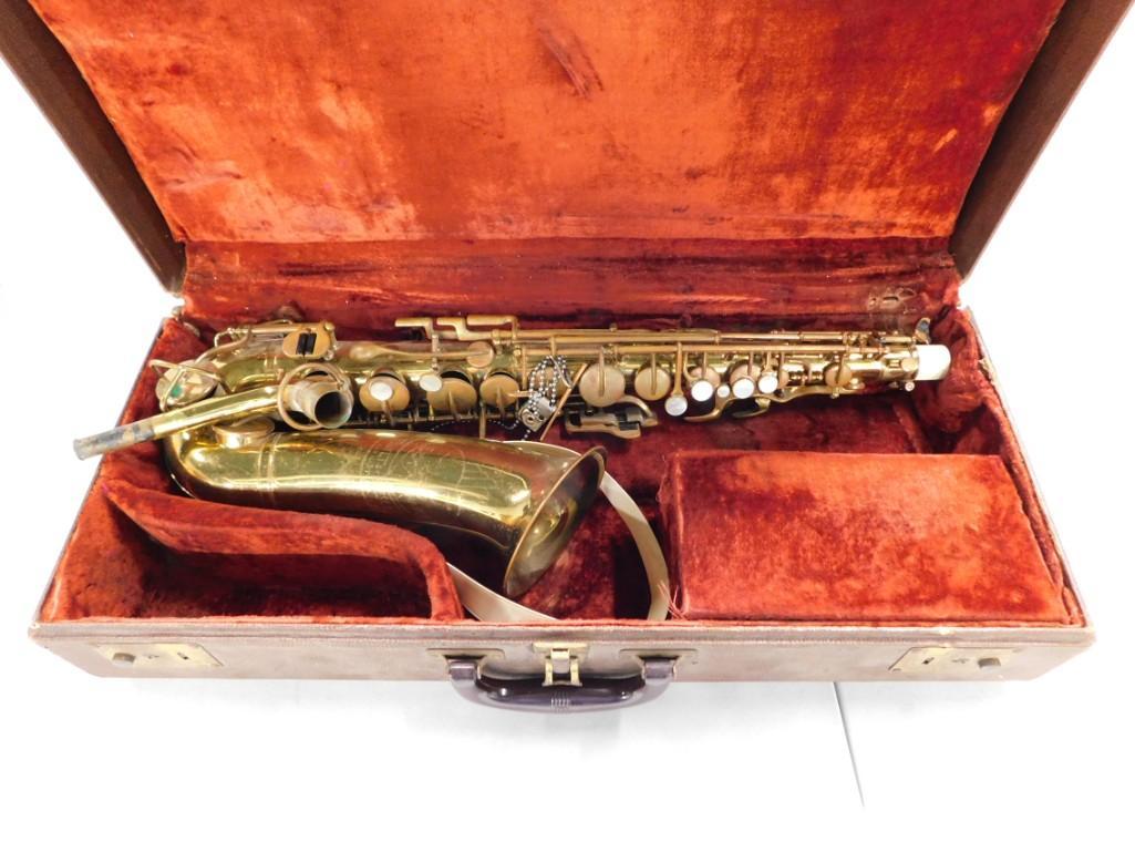Elkhart by Buescher Alto Saxophone with Case (1 of 10)