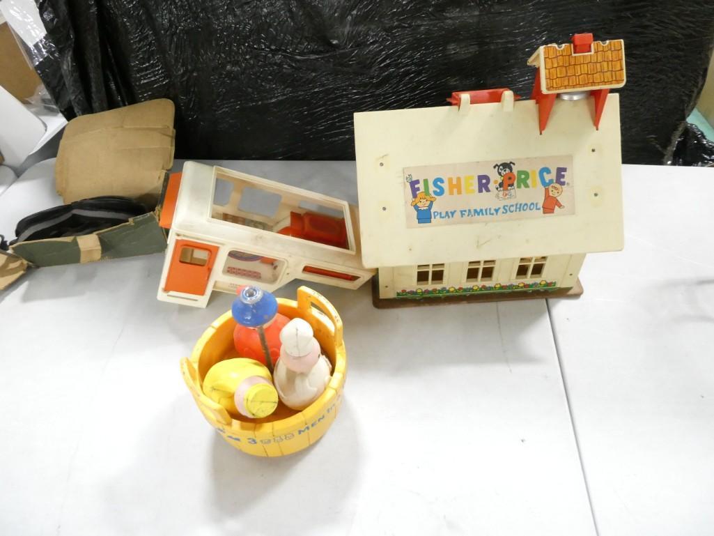Vintage Toy Lot including 3 Men in the tub, Fisher Price Play Family School (1 of 9)