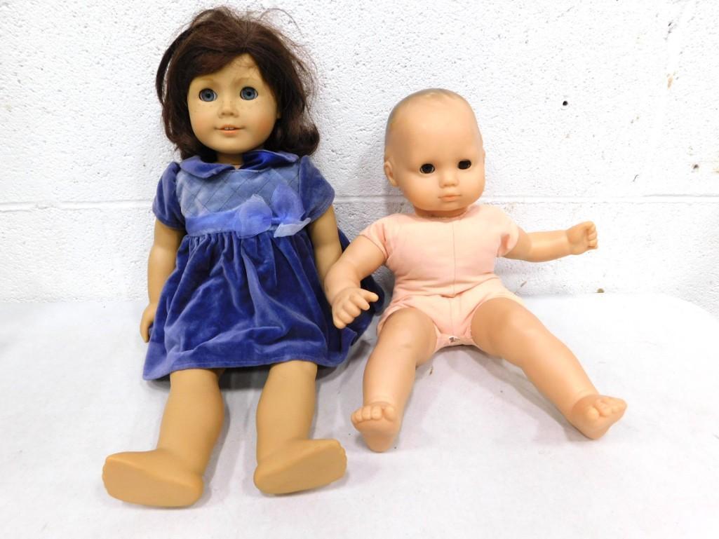 American Girl Bitty Baby & American Girl of the Year Lindsey: American Girl Bitty Baby & American Girl of the Year Lindsey . Says Pleasant Co on their necks. Condition: Legs are very loose on Lindsey. Please see pictures