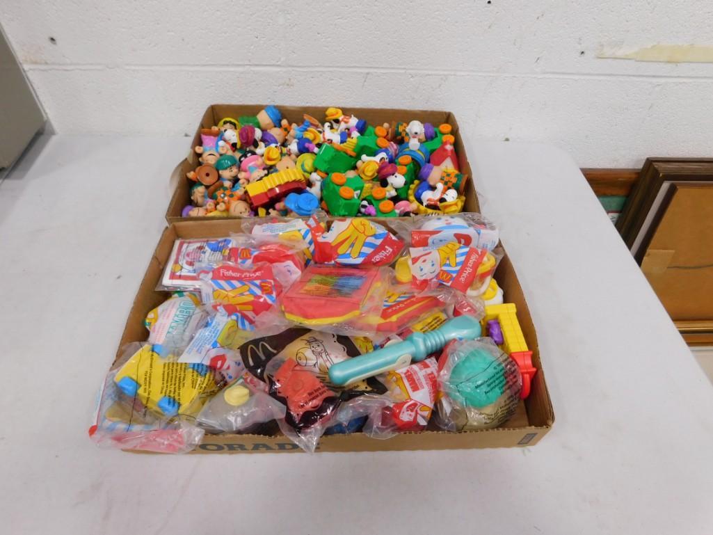 Lot of Peanuts Small Toys and Fisher Price Small Toys incl McDonalds: Lot of Peanuts Small Toys and Fisher Price Small Toys incl McDonalds . Many are new in package. Includes Charlie Brown, Snoopy, Lucy, Linus, etc