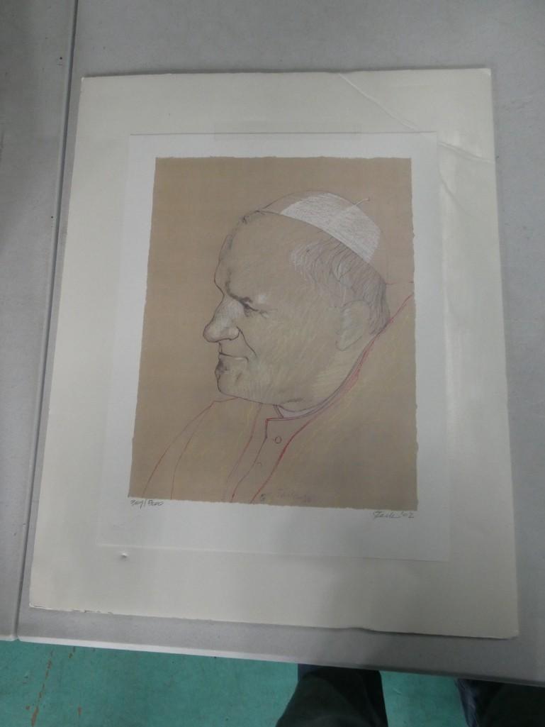 Print of the Pope - 309/ 5000 Pencil Signed and numbered: Print of the Pope - 309/ 5000 Pencil Signed and numbered - measures roughly 12" x 15"