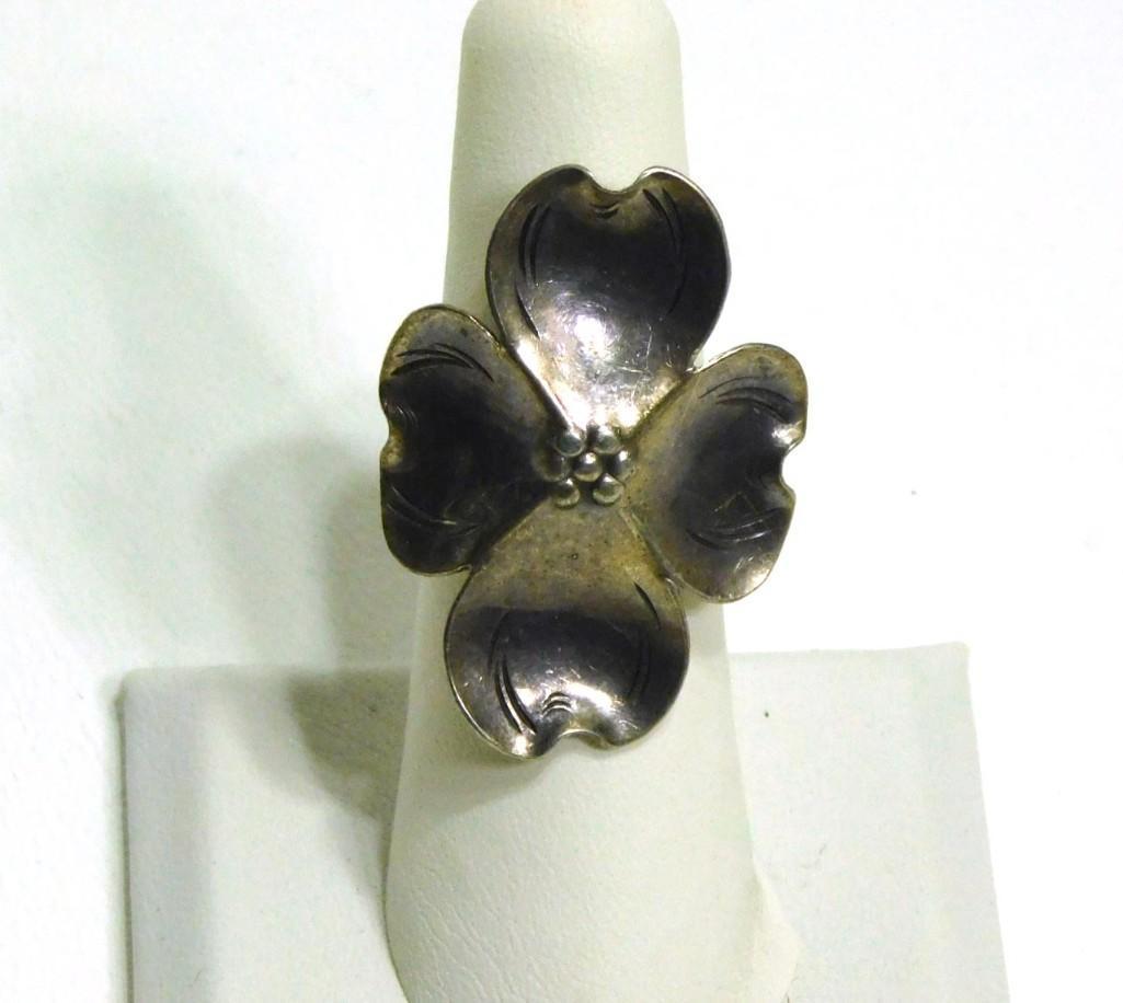 Sterling Silver Flower Ring (1 of 4)