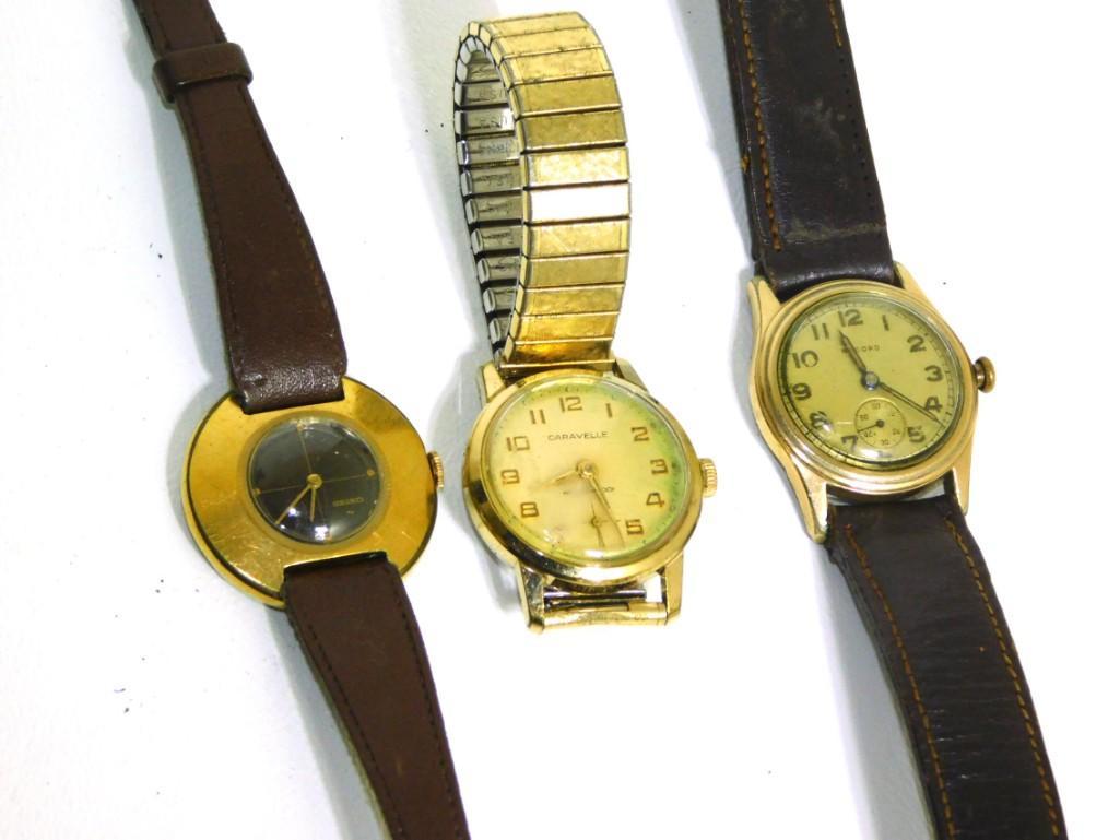 3 Vintage Watches incl Caravelle, Seiko, Record: 3 Vintage Watches incl Caravelle, Seiko, Record . All of them work but they have not been tested for accuracy. The Record watch has a crack on the crystal near the 8