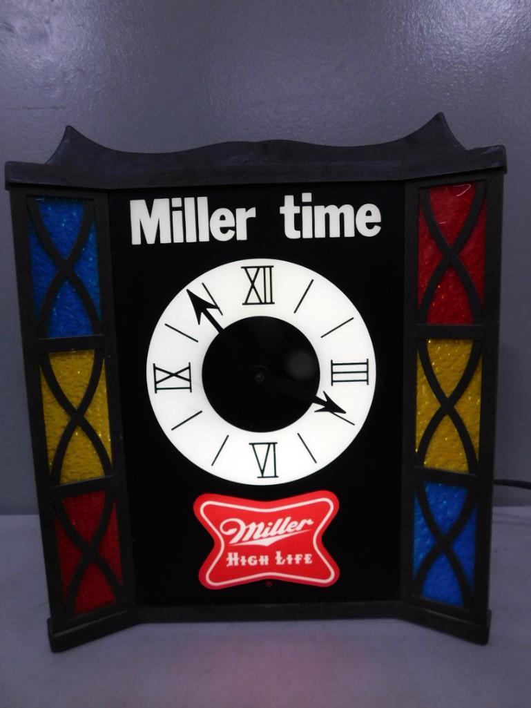 Vintage Miller Time Miller High Life Beer Lighted Clock (1 of 4)