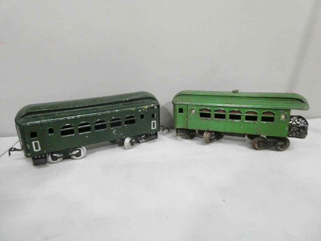 Pair of Old Vintage Green O Scale Model Train Cars: Pair of Old Vintage Green O Scale Model Train Cars