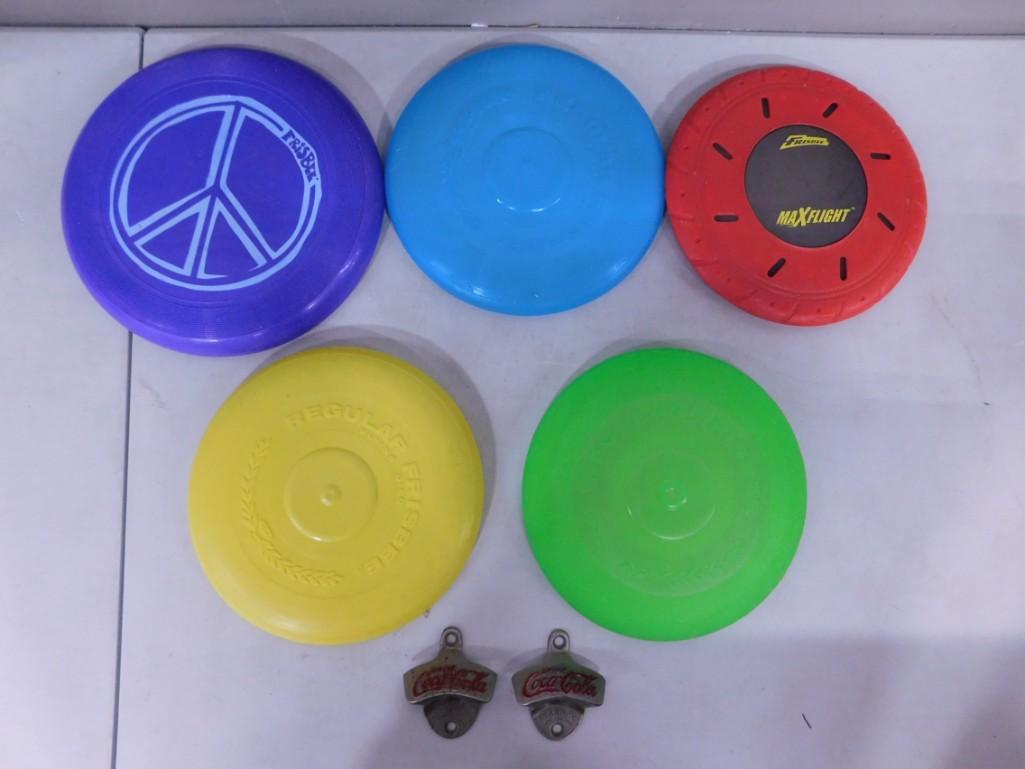Lot of 5 Vintage Frisbees and Two Coca Cola Metal Bottle Openers (1 of 5)