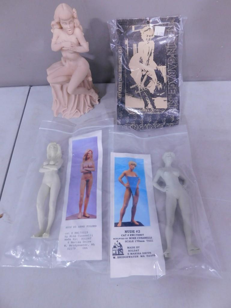 Nude Resin Models including Betty Page - Dave Stevens Graphitti Designs: Nude Resin Models including Betty Page - Dave Stevens Graphitti Designs
