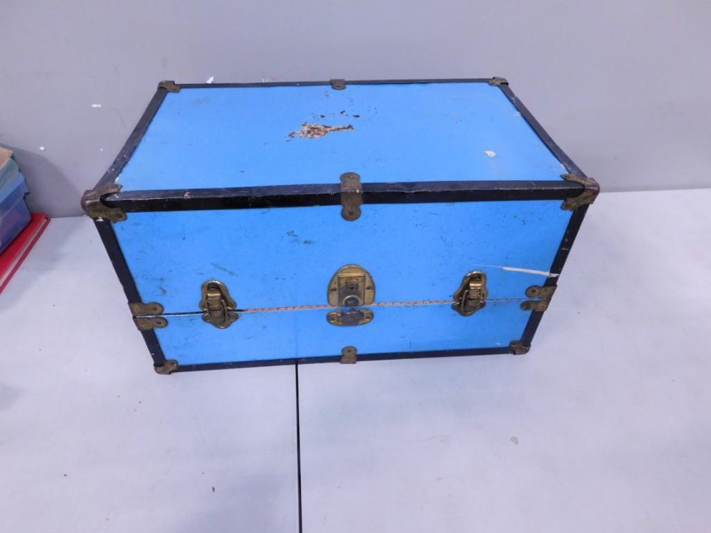 Vintage Metal Doll Trunk with Old Doll Clothes & Doll Shoes (1 of 5)