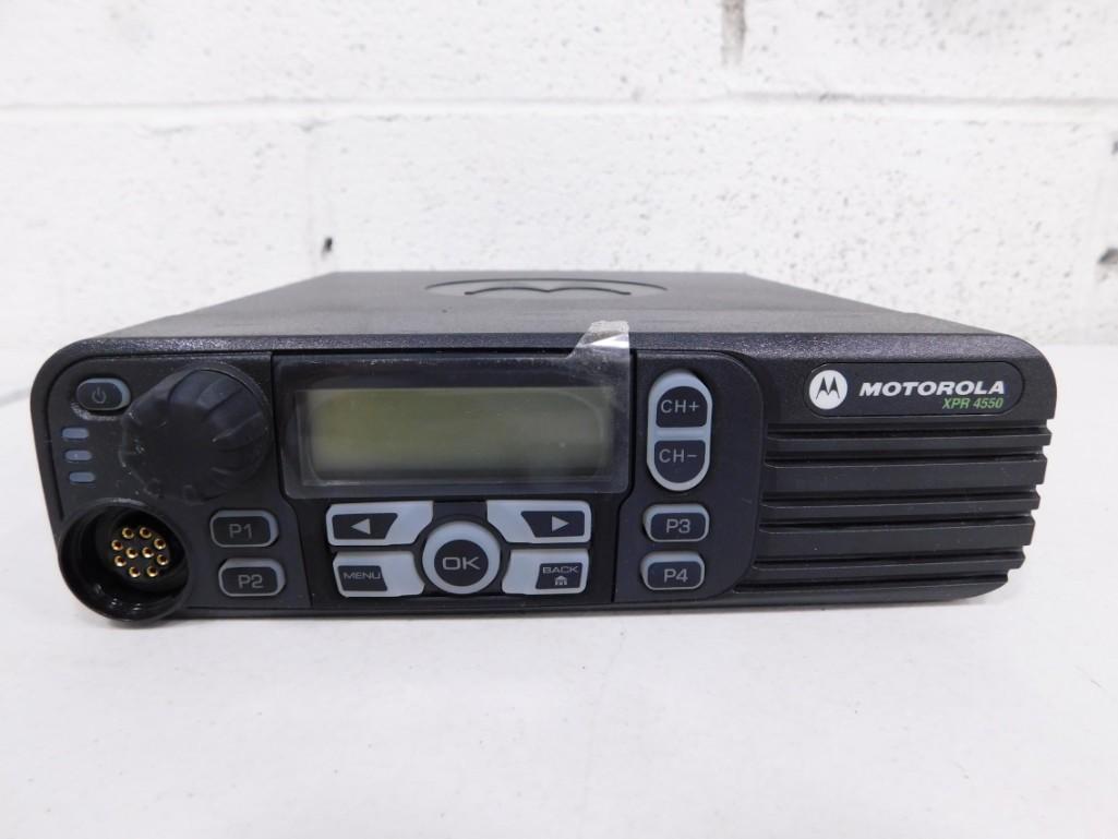 Motorola XPR 4550 UHF 450-512 MHz 25-40W Mobile Radio, Model # AAM27TRH9LA1AN-New: Motorola XPR 4550 UHF 450-512 MHz 25-40W Mobile Radio, Model # AAM27TRH9LA1AN New but no box.
