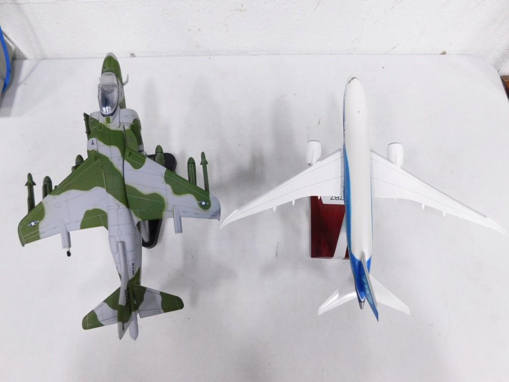 2 Model Airplanes incl AV-8 Harrier 1:40 Scale and 787 Dreamliner (1 of 4)