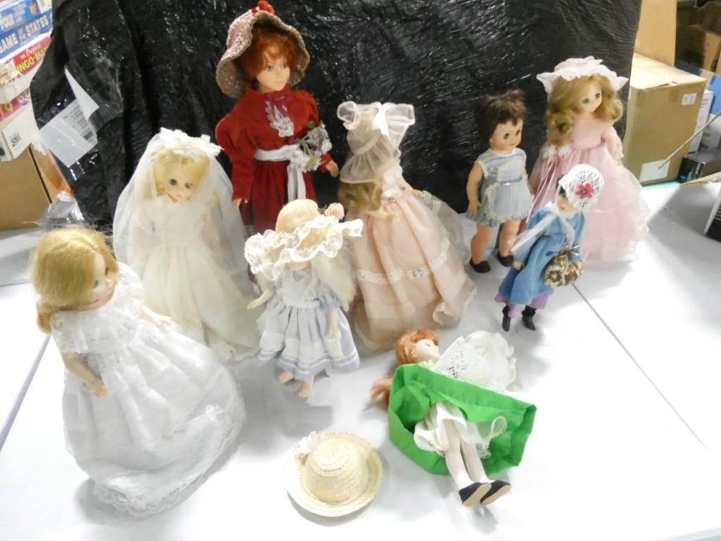 Lot full of dolls - mostly on stands: Lot full of dolls - mostly on stands - includes Madame Alexander dolls and a Horsman Mary Poppins doll.