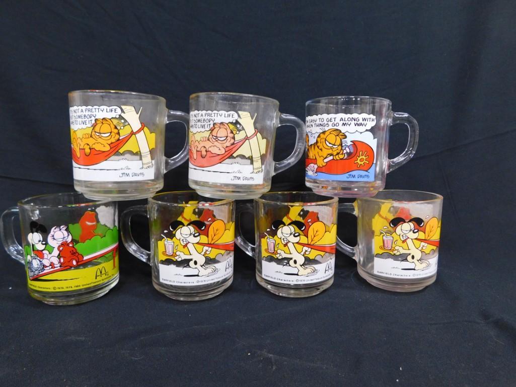 7 Glass Garfield McDonalds Mugs or Cups (1 of 4)