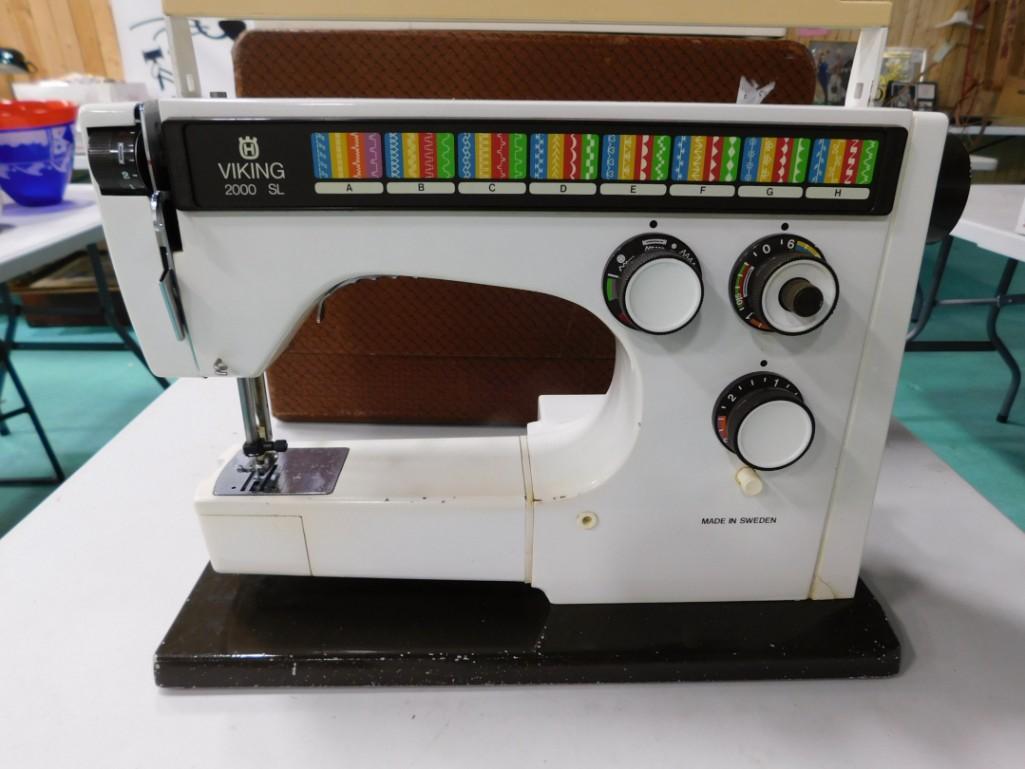 Husqvarna Viking 2000 SL Sewing Machine with built in case (1 of 6)