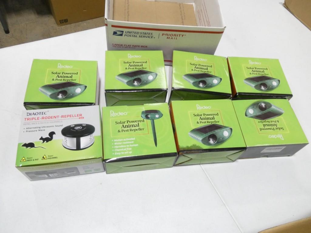8 New in Box Solar Powered Animal & Pest Repellers (1 of 3)