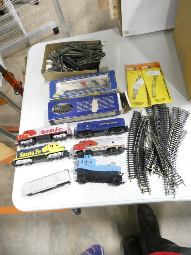 Model Train and RR Lot O Scale and N Scale Trains , Train Track , Etc and HO Scale Engines (1 of 6)