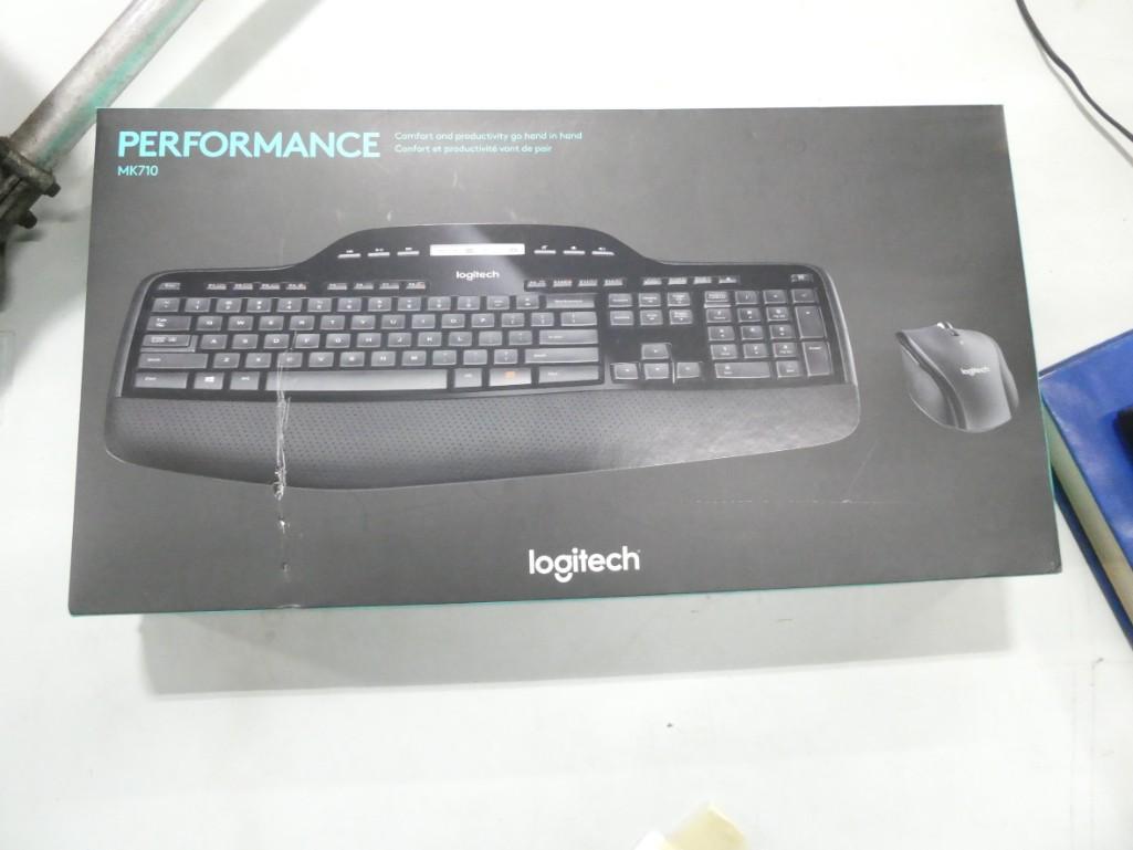 Logitech Keyboard and Mouse Performance MK710 New in Box (1 of 4)